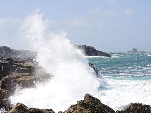 Crashing waves near Soleil D'or Guest House in Isles of Scilly